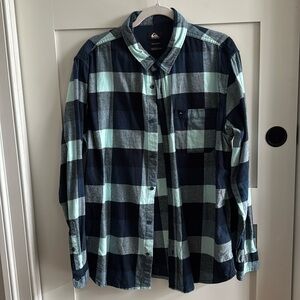 Quicksilver men's navy and light blue plaid long sleeve flannel shirt